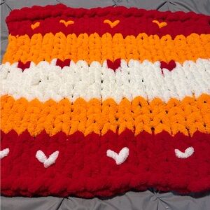 Plush Chunky Knit Heart Stripe Throw Blanket in Red, Orange & White